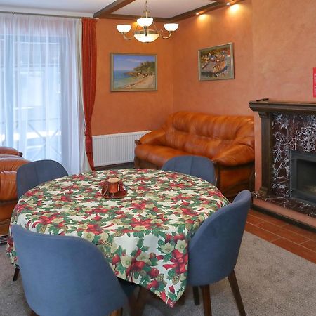 Iris Hotel Bukovel Bagian luar foto
