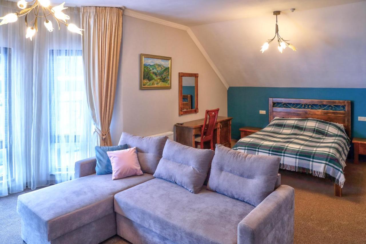 Iris Hotel Bukovel Bagian luar foto