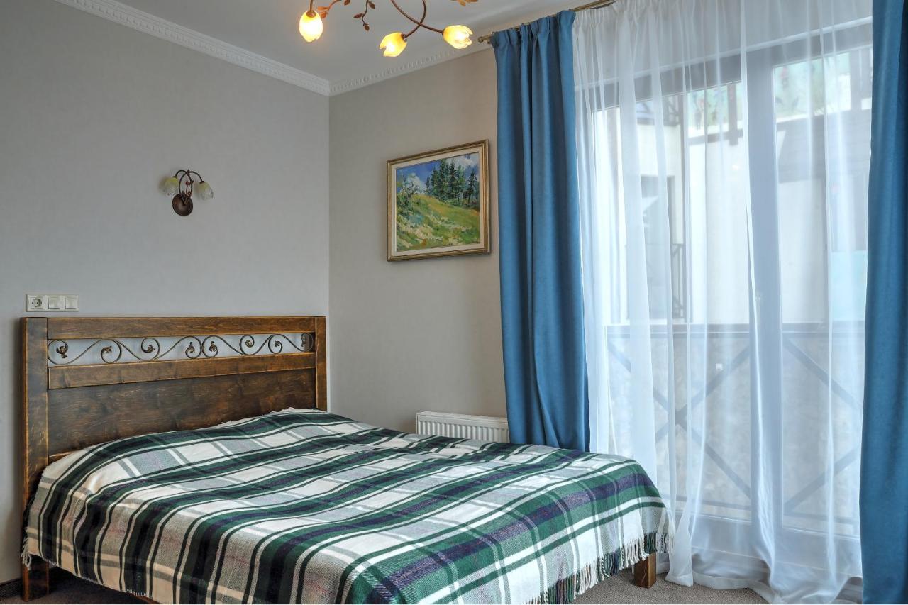 Iris Hotel Bukovel Bagian luar foto