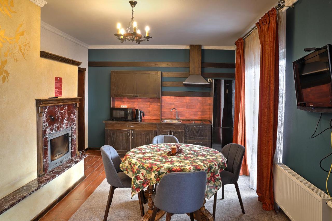 Iris Hotel Bukovel Bagian luar foto