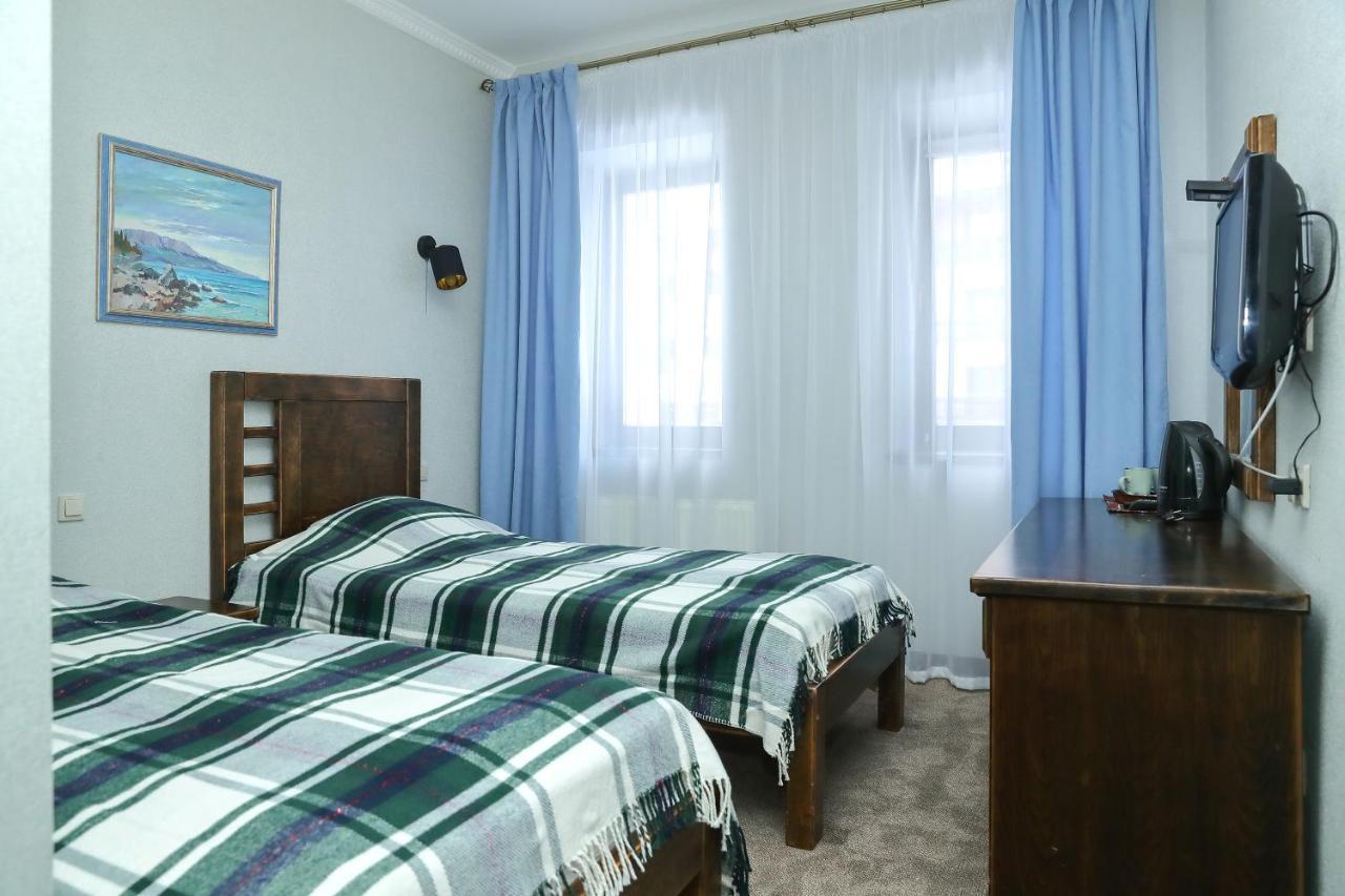 Iris Hotel Bukovel Bagian luar foto